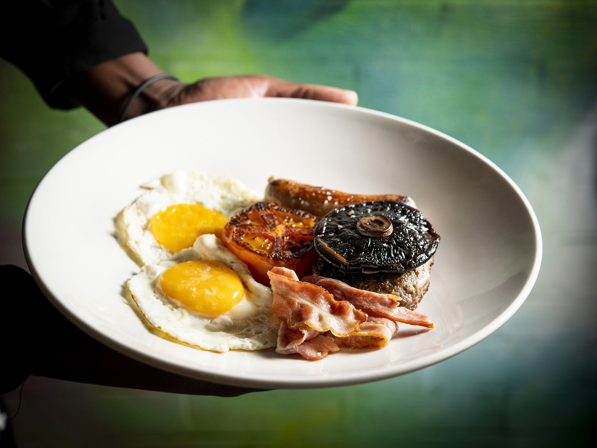 Double Dutch: Breakfast plate with fried eggs, bacon and mushroom